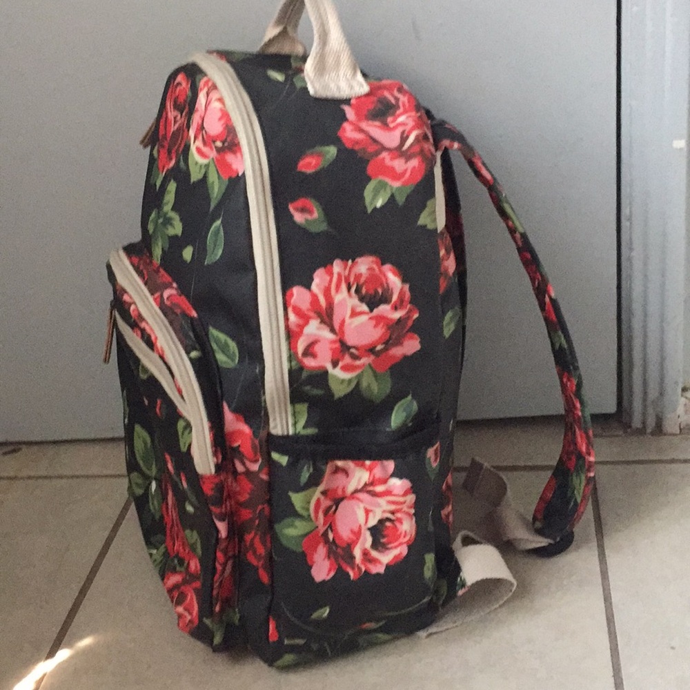 Backpack - Picture 2 of 9